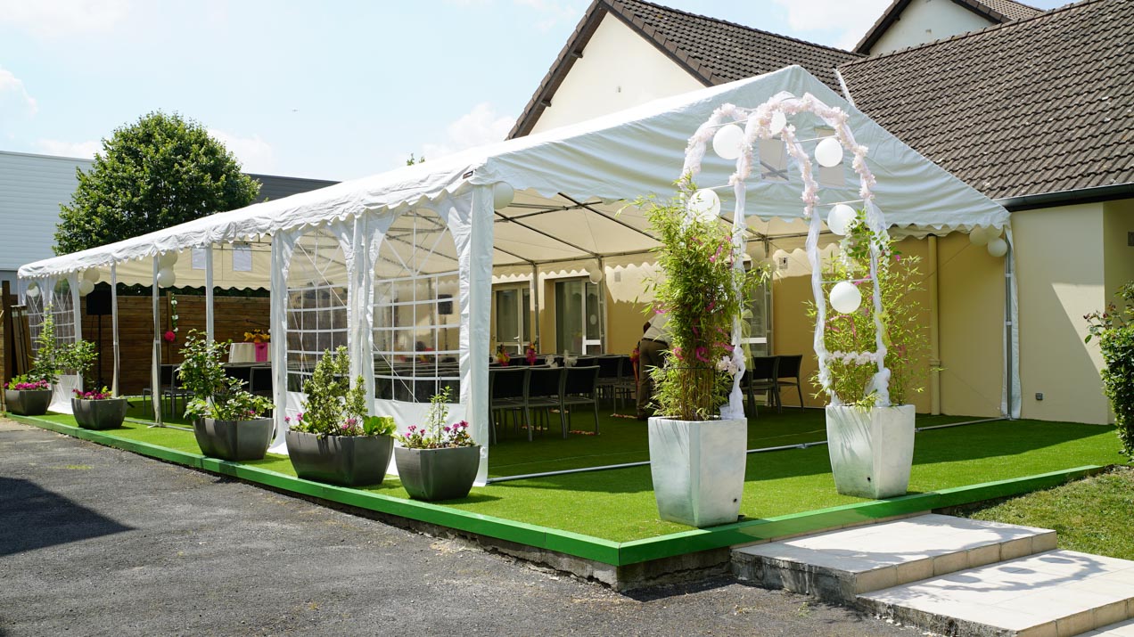 Terrasse pour 180 personnes 